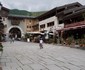 La rue du Bourg à Valmorel en été